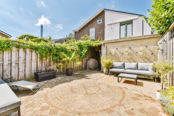 Courtyard Wall Repair in Chesterfield